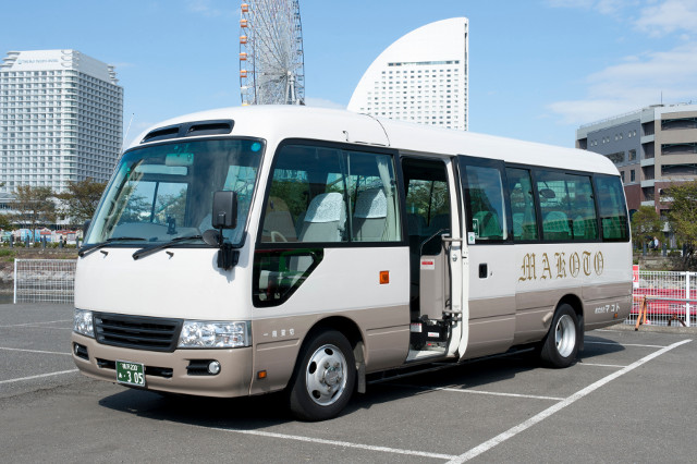 Real MAKOTO 28-seat micro bus