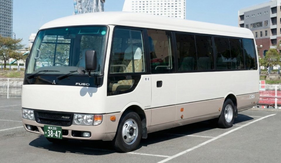マイクロ型中型バス (32席)